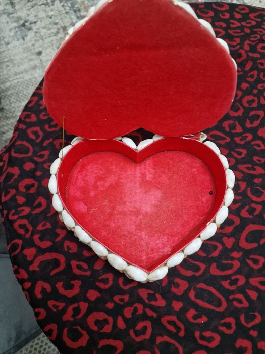 Шкатулка сердце из натуральных ракушек