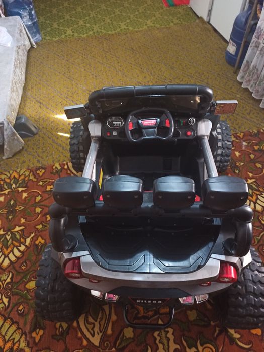 Детский электромобиль с пультом