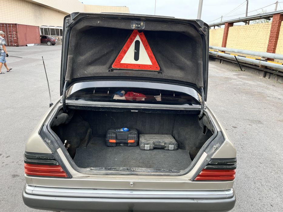 Мерседес 124