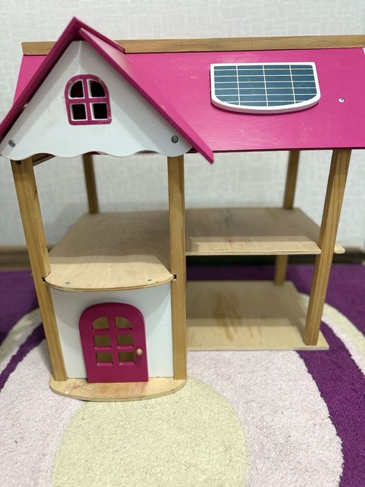 Продам деревянный игрушечный домик