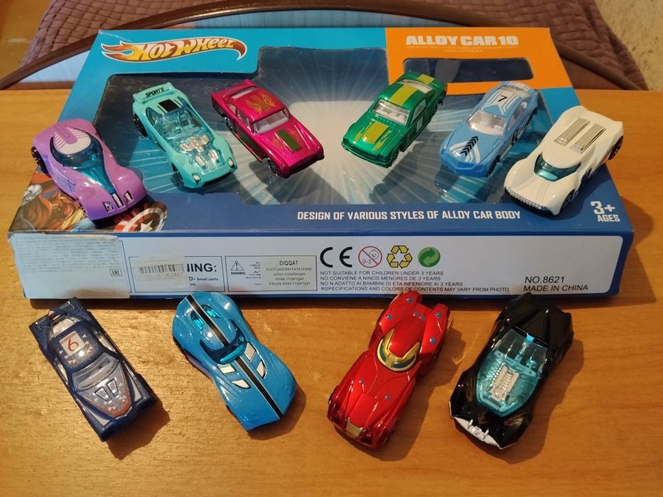 Продам коллекцию машинок HOT WHEEL