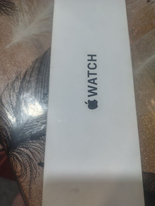 Продам женские часы эпл