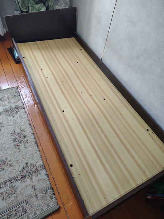 Отдам даром кровать