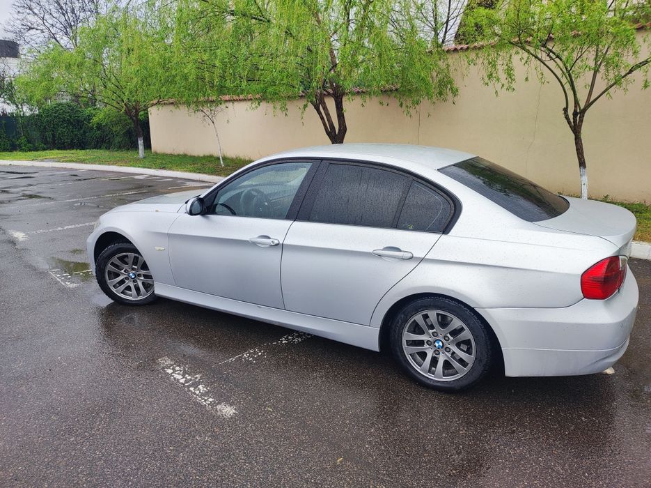 Vand bmw e90 in stare buna !