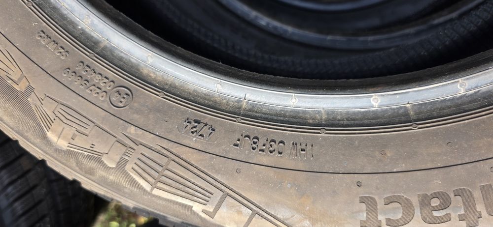 Гуми 2бр 215/55/17 - 1бр- 90 евро