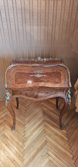 Birou tip secretaire, în manieră Louis XV