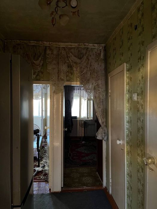 Zarafshon shahar 11 kichik tumani 37-uy 2 xonalik xonadon sotiladi