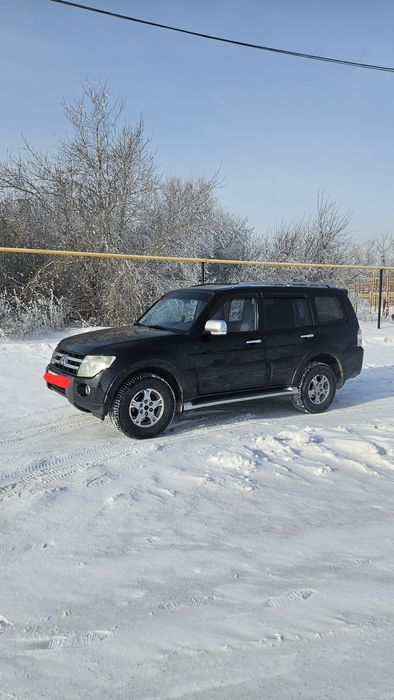 Мицубиси Паджеро 4. Отличный внедорожник!