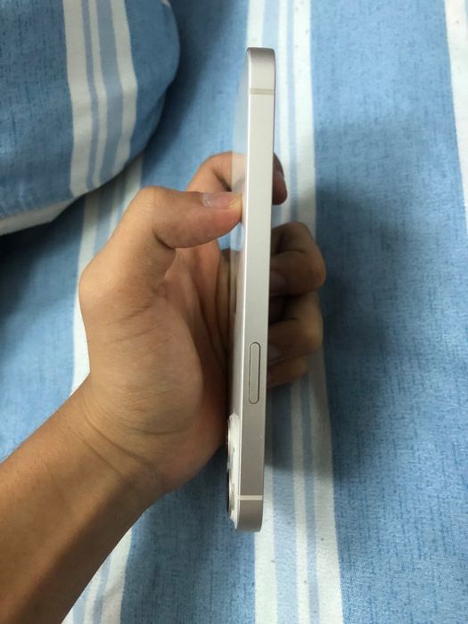 iPhone 13 в идеальном состоянии