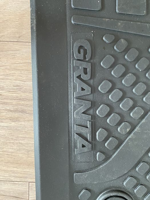 Продам коврики лада гранта