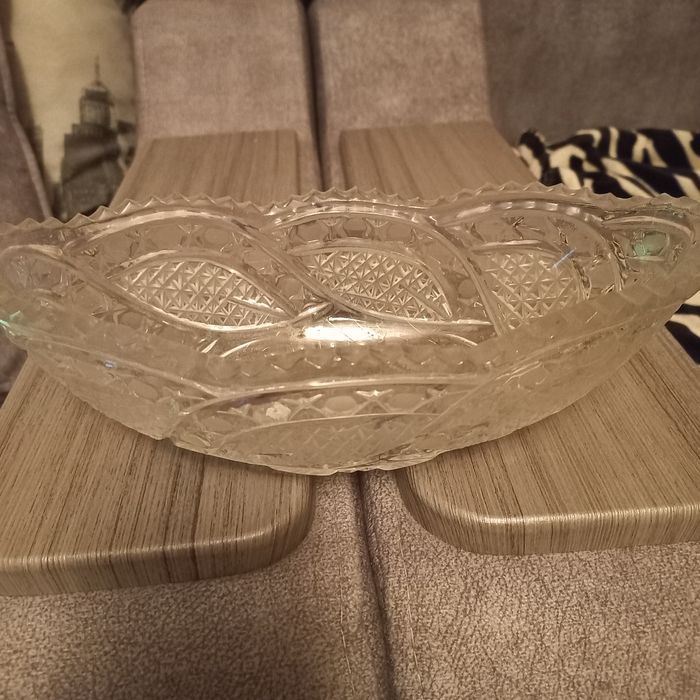 Продаю вазы хрустальные советские