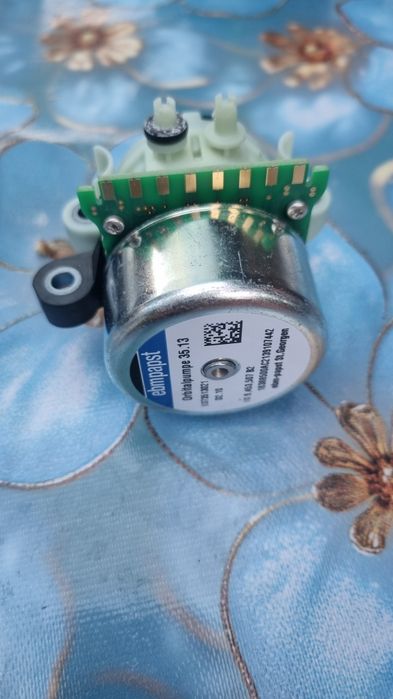 Pompa ad blue mercedes benz dprinter motor 2000cmc din anul 2022 cu 30000km adblue pump sprinter 2.0