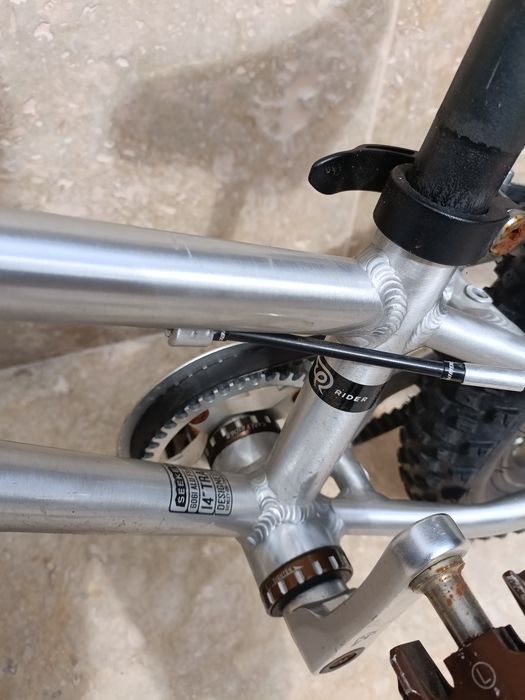 Bicicletă copii Early Rider Seeker Belt 14”  – Ultra ușoară, transmisie curea stare excelentă