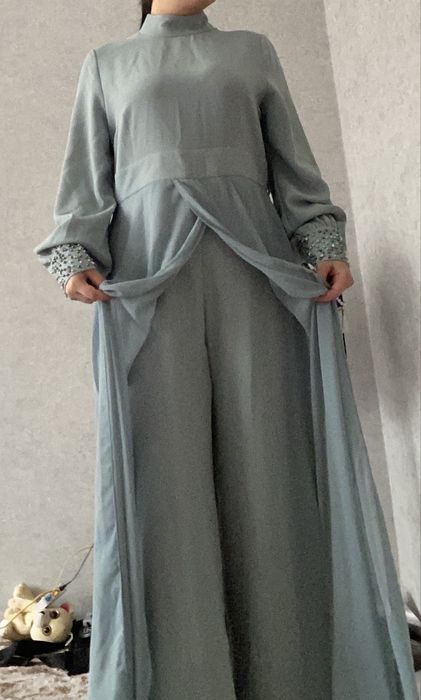 Вечерные платьее