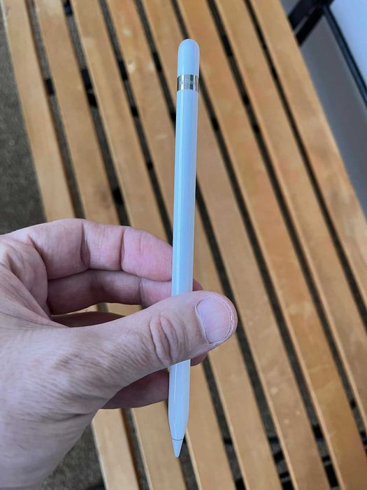 iPad 9 A2604, 64 GB, Logitech Combo Touch, Apple Pencil, Targus Case