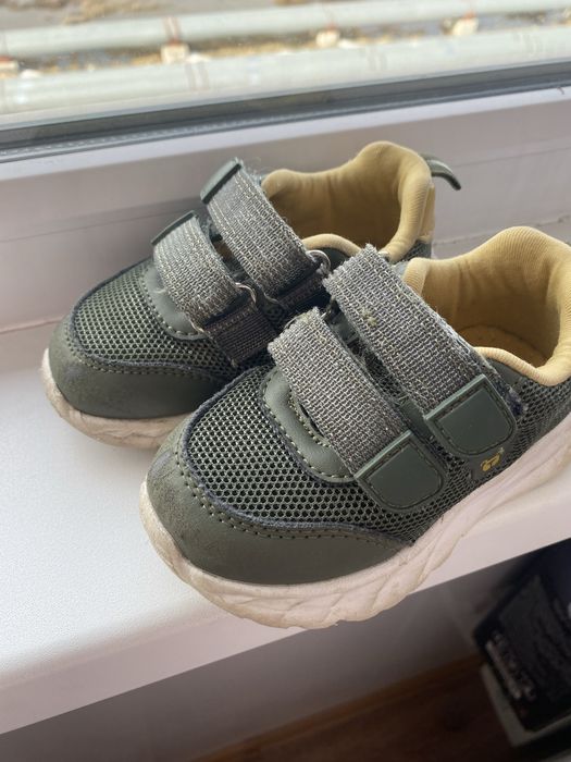 Кроссовки на мальчика