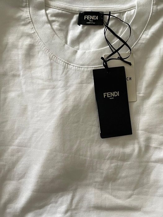 Тениска Fendi.Налични размери ,L,Xl,2Xl