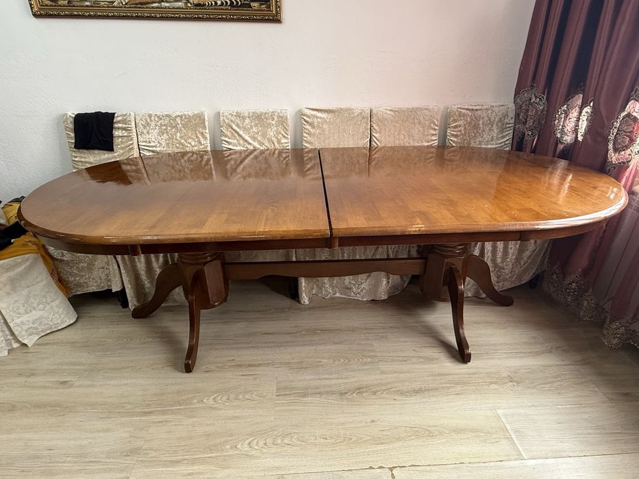 Гостиный  стол в отличном состоянии