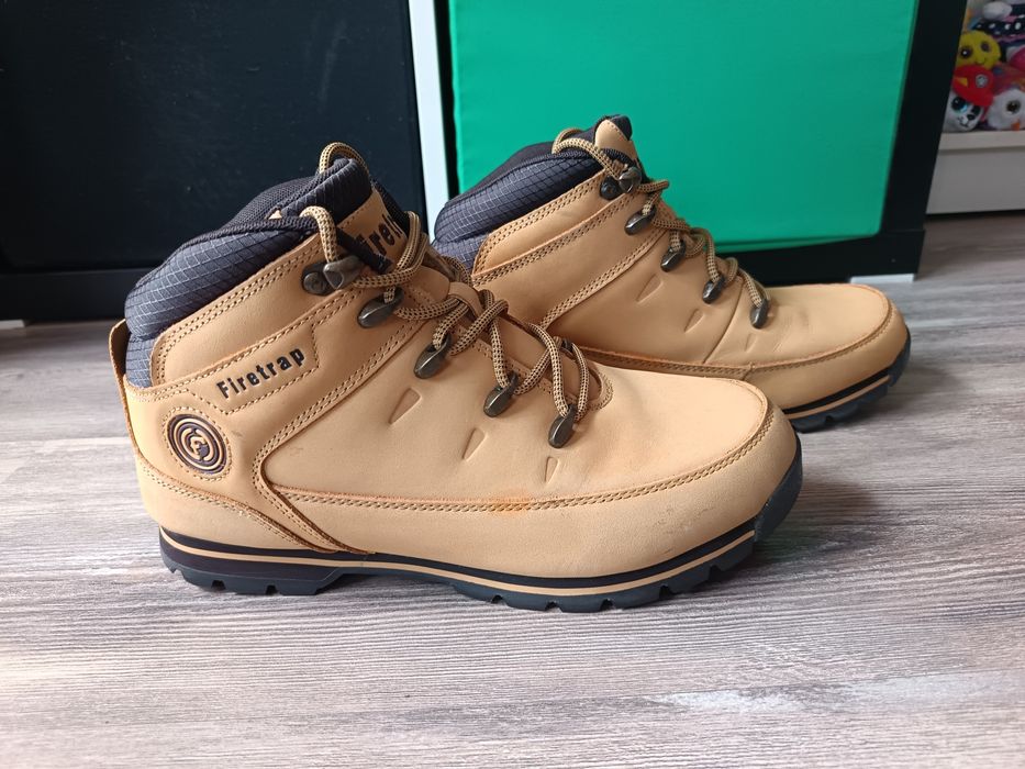 Faretrap  Обувки