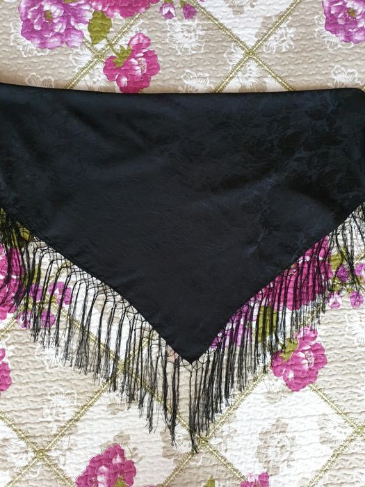 Esarfa neagra matase naturala franjuri print floral