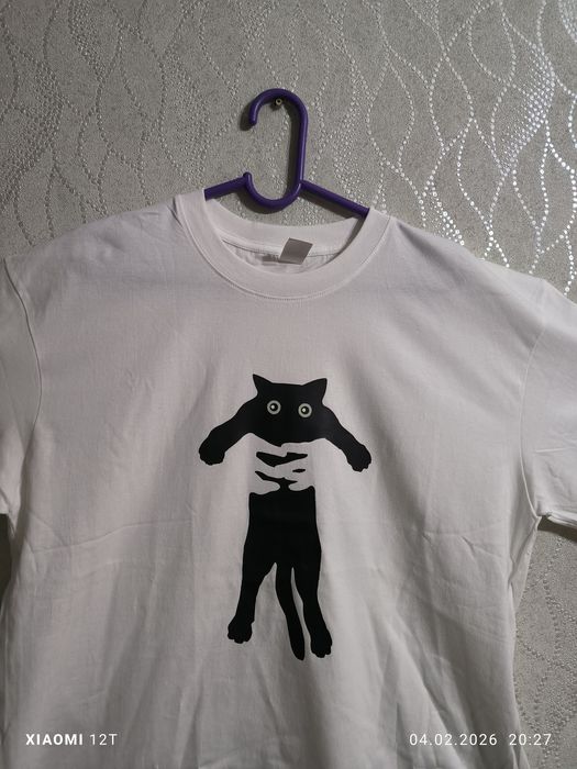 Белая футболка .