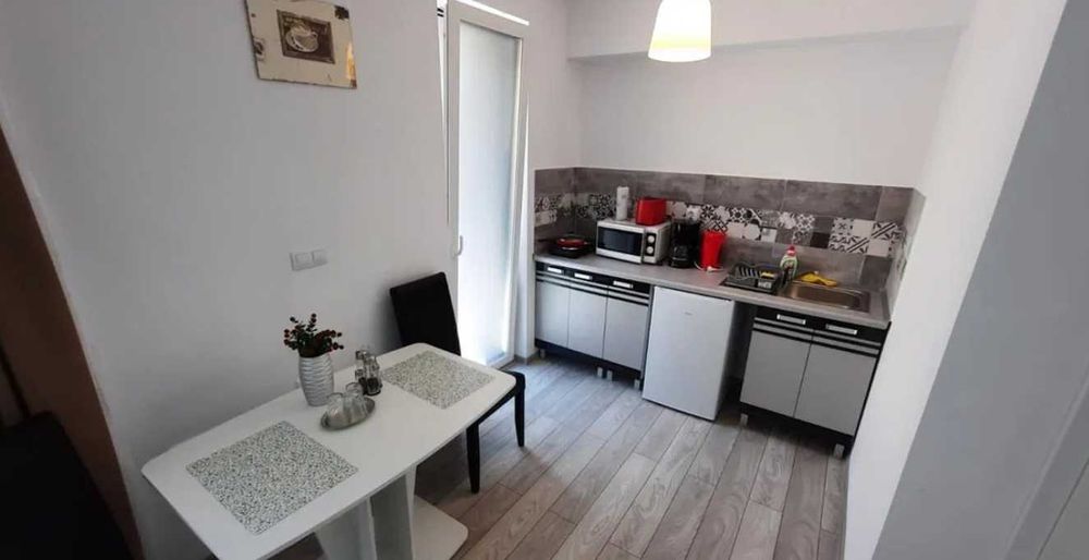 Дава се под наем Едностаен апартамент в Пловдив, Въстанически - 35 кв.м за 153 € - Снимка #2