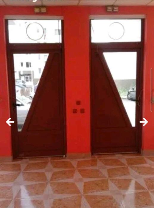 Атрактивен  имот.Самостоятелна къща-Два етажа(първият търговска площ).