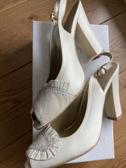 Дамски обувки с ток Diverso