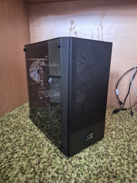 Геймърски компютър + монитор, мишка и клавиатура / Ryzen 5 5600 / GTX 1660ti / 20GB Ram