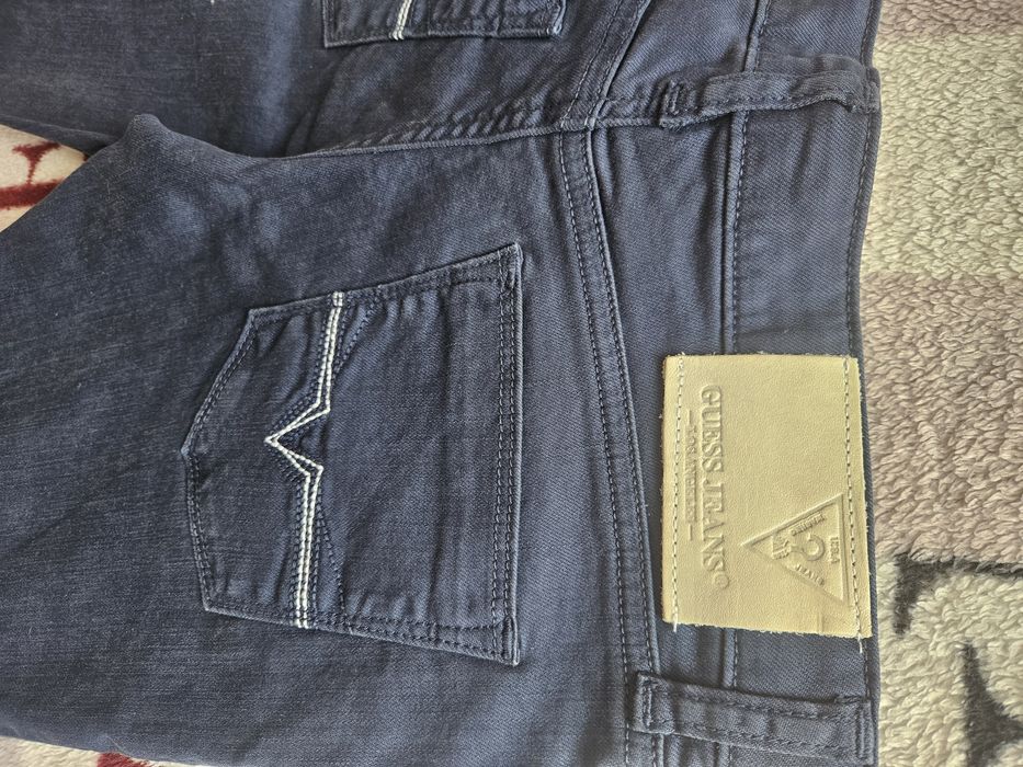 Новые джинсы Guess, размер XS