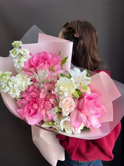 Цветы подарки розы