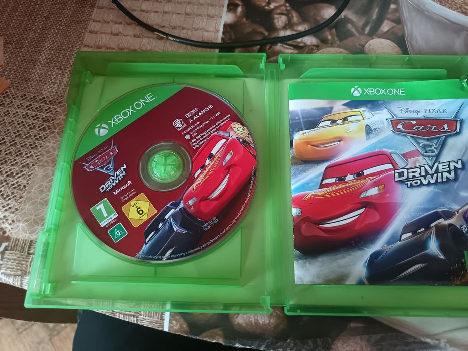 Vând joc Xbox one cars