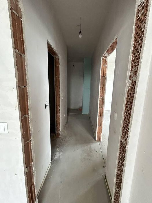 Продава се Двустаен апартамент в Бургас, Изгрев - 67 кв.м за 1821 €/кв.м - Снимка #3