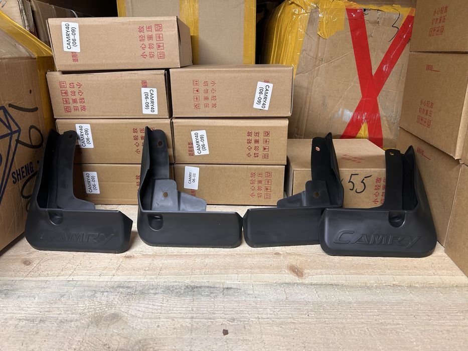 Toyota Camry 70 Брызговик