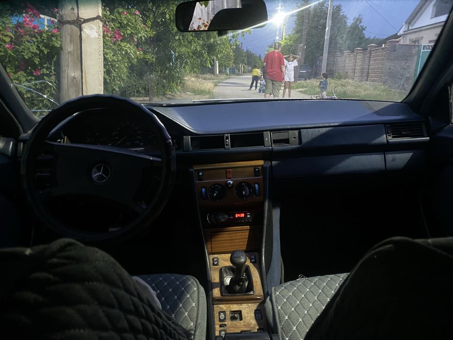 Мерседес W124 2.3 Карбюратор