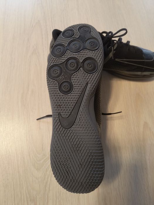 Футболни обувки за момче Nike