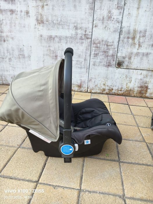 Коляска всесезонная