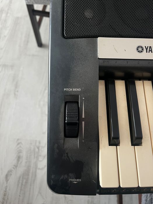 Продавам клавир YAMAHA PSR-640