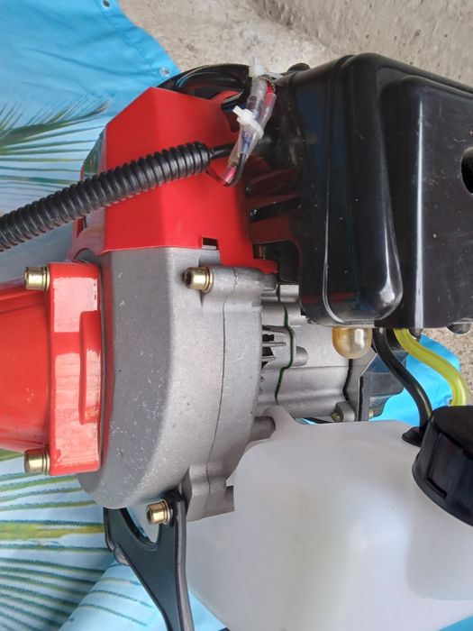 Чисто нова моторна коса