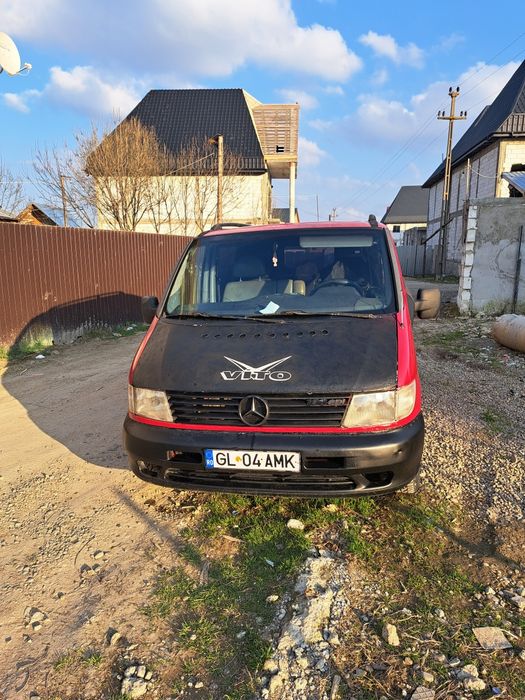 Vând Mercedes Vito 2002 anul fabricație motorul de 2.2 mașina merge fo