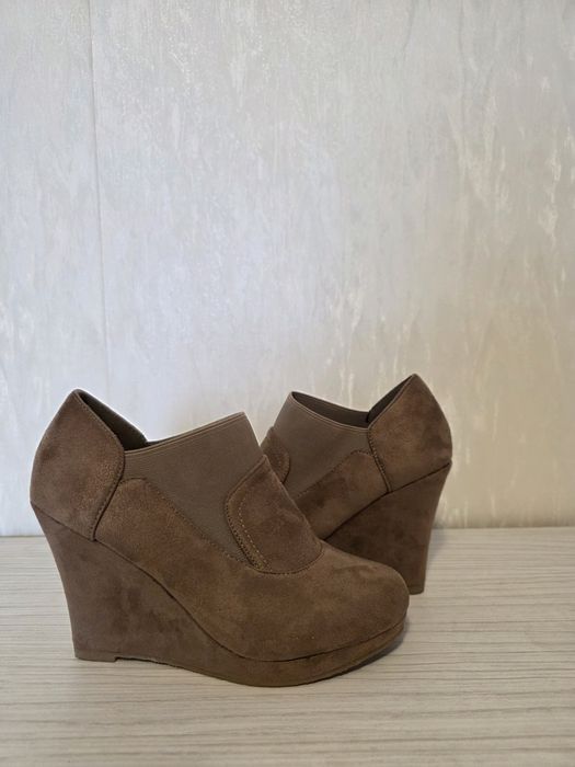 Botine cu aspect piele intoarsa