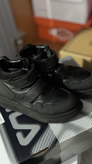 Срочно продам обувь детскую