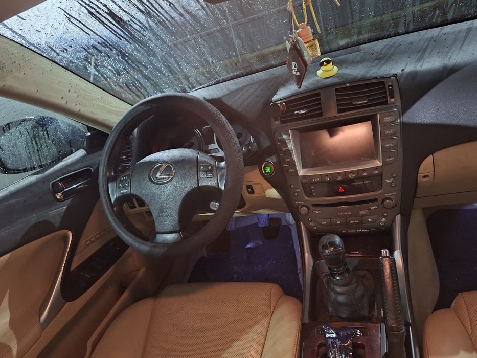 Vand/schimb Lexus is220d