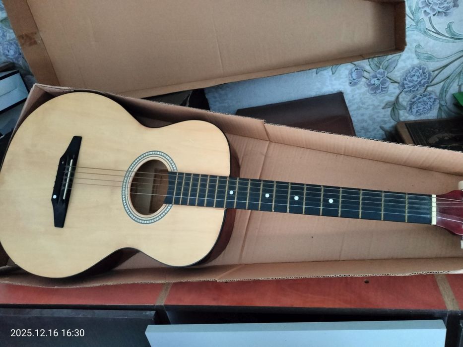 Музыкальный инструмент, гитара