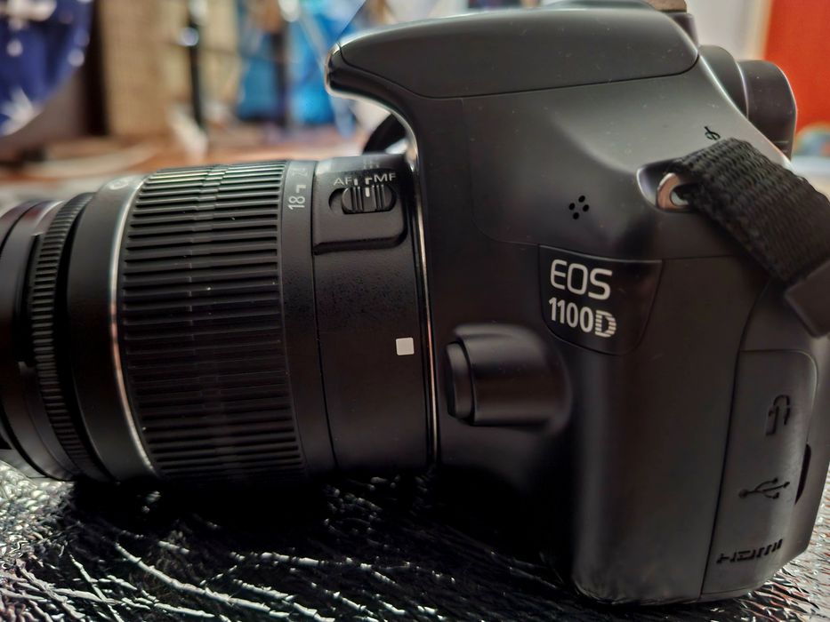 Aparat foto Canon 1100d