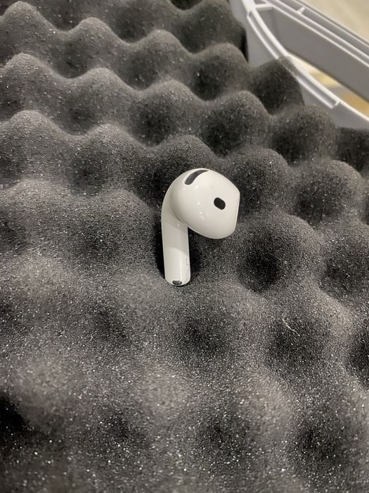 Airpods 4 левый ANC