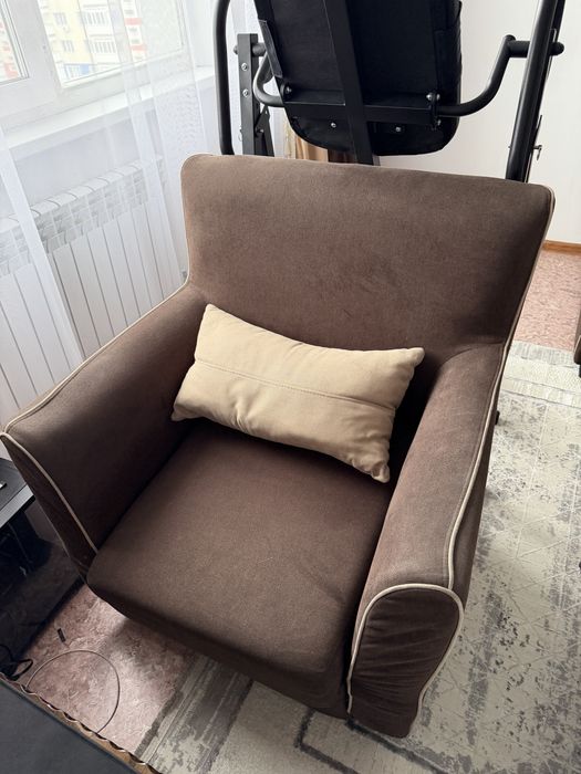 Продам диван с креслом