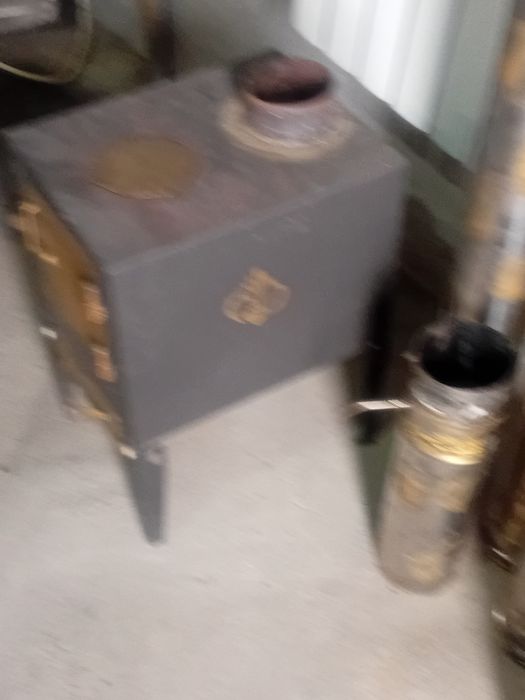 Продам буржуйку металл 3 с дымоходом