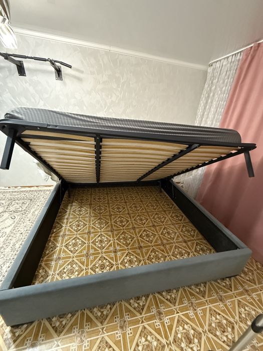 Кровать двухспальная