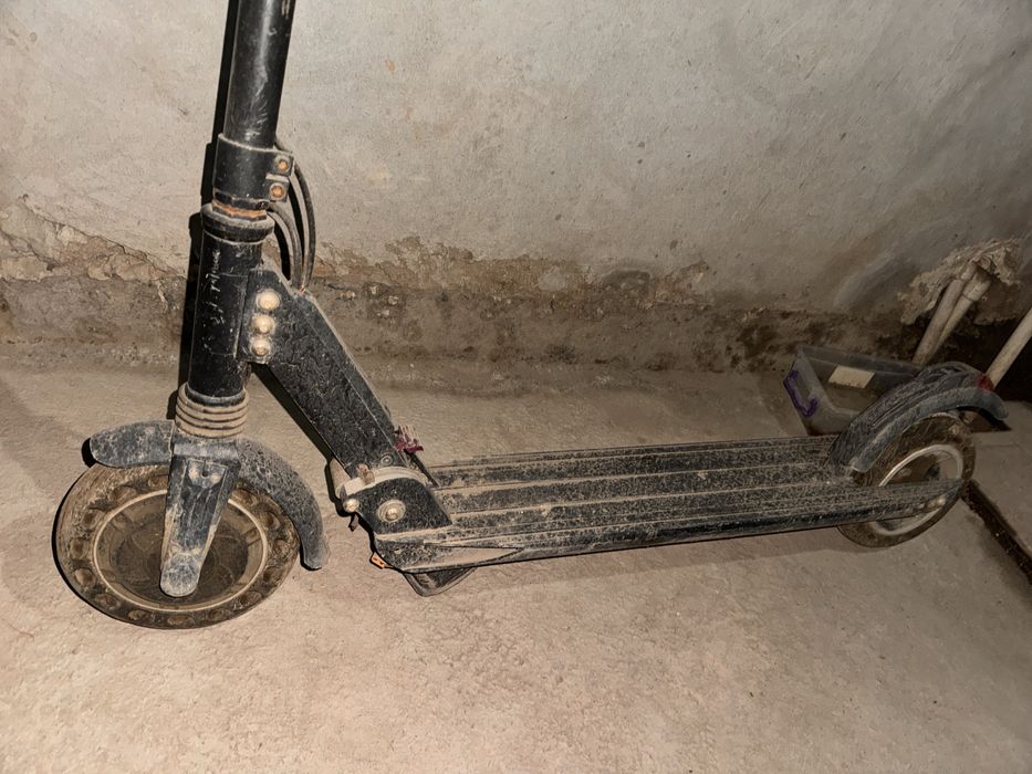 Самакат сотилади. Факат акумлатор куйиш керак